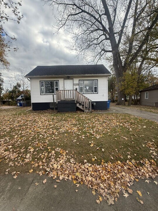 11388 Jackson in Warren, MI - Building Photo