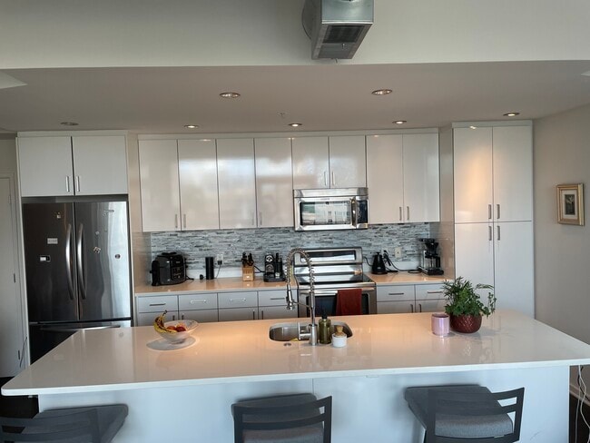 3409 Wilson Blvd, Unit 410 in Arlington, VA - Building Photo - Building Photo