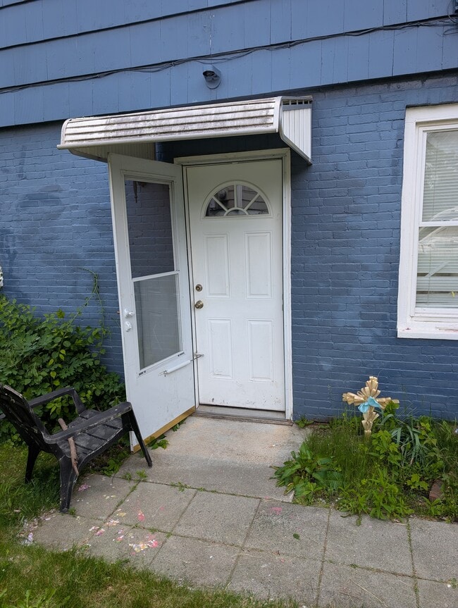 25 Noyes Ave, Unit 1 in Pawcatuck, CT - Building Photo - Building Photo