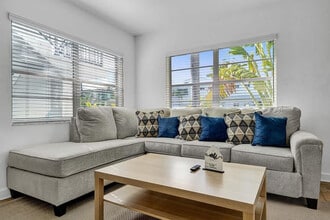 335 Desoto St in Hollywood, FL - Building Photo - Building Photo