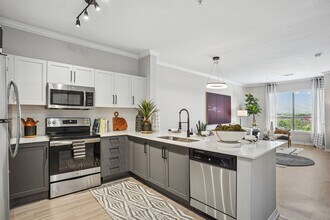 Elan at Bluffview in Dallas, TX - Foto de edificio - Building Photo
