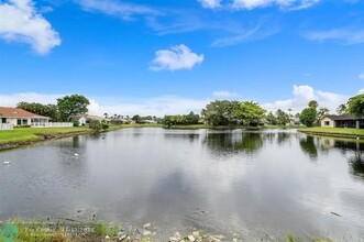 2363 Deer Creek Trail in Deerfield Beach, FL - Foto de edificio - Building Photo