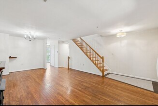 837 Hr Dr SE in Washington, DC - Building Photo - Building Photo