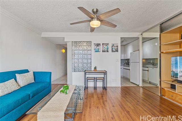 2092 Kuhio Ave. in Honolulu, HI - Foto de edificio - Building Photo