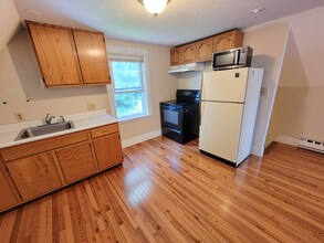 10 Harvard St, Unit 3 in Everett, MA - Building Photo - Building Photo