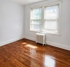 142 W 27th St in Bayonne, NJ - Building Photo - Building Photo