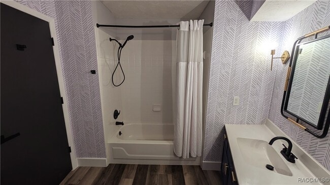 property at 768 E Jenkins Ct