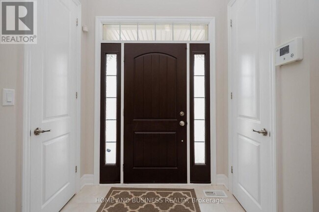 3357 Mintwood Cir in Oakville, ON - Building Photo - Building Photo