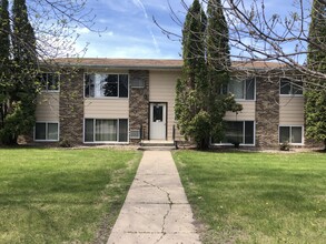 Kaeding Apartments in Devils Lake, ND - Building Photo - Building Photo