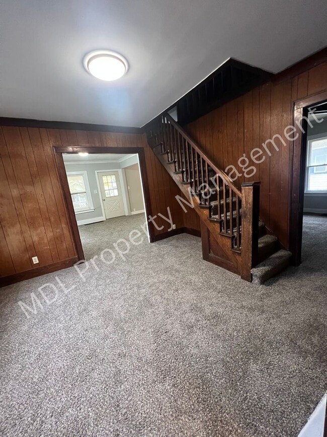 1506 Barnard St in Saginaw, MI - Building Photo - Building Photo