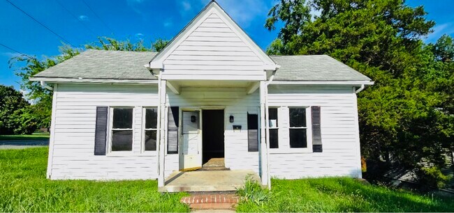 1335 Washington Ave in South Boston, VA - Building Photo - Building Photo