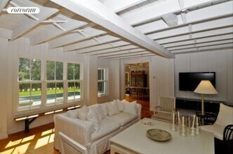 5 Hayseed Way in East Hampton, NY - Building Photo - Building Photo