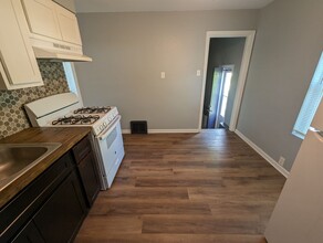 8000 Aline Ave in Berkeley, MO - Building Photo - Building Photo