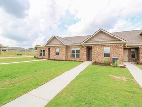 18117 Mae Cir in Athens, AL - Building Photo - Building Photo