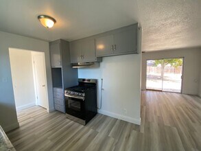 398 W Spring Ln in Lemoore, CA - Building Photo - Building Photo