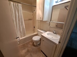 1165 NE Ridge Ave in Roseburg, OR - Building Photo - Building Photo