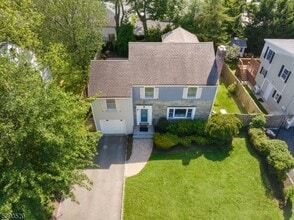 4 Meadowbrook Rd in Millburn, NJ - Building Photo - Building Photo