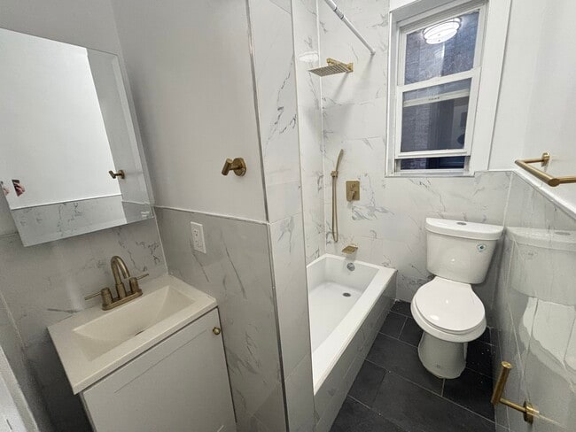 6000 Monroe Pl in West New York, NJ - Foto de edificio - Building Photo