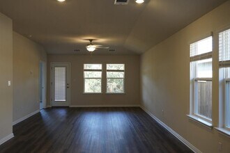 412 View Dr in Georgetown, TX - Building Photo - Building Photo