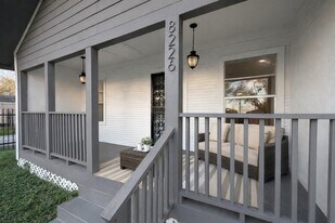 8226 Harding St in Houston, TX - Building Photo