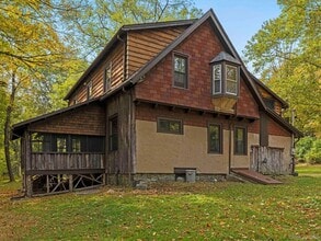 5 Riverby Ln in West Park, NY - Building Photo - Building Photo