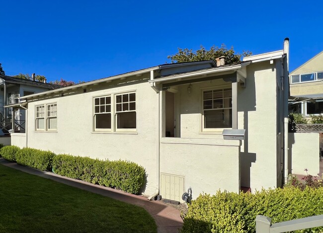 1750 Allston Way in Berkeley, CA - Foto de edificio - Building Photo