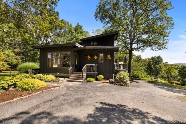 property at 13 Juengst Rd