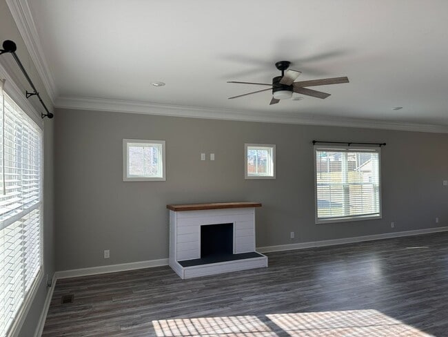 112 Canterbury Rd in Clarksville, TN - Building Photo - Building Photo