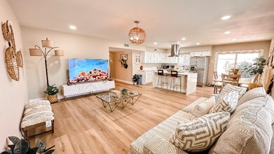 2043 Sombrero Dr in Las Vegas, NV - Building Photo - Building Photo