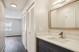 3240 NW 84th Ave, Unit 423 in Sunrise, FL - Foto de edificio - Building Photo