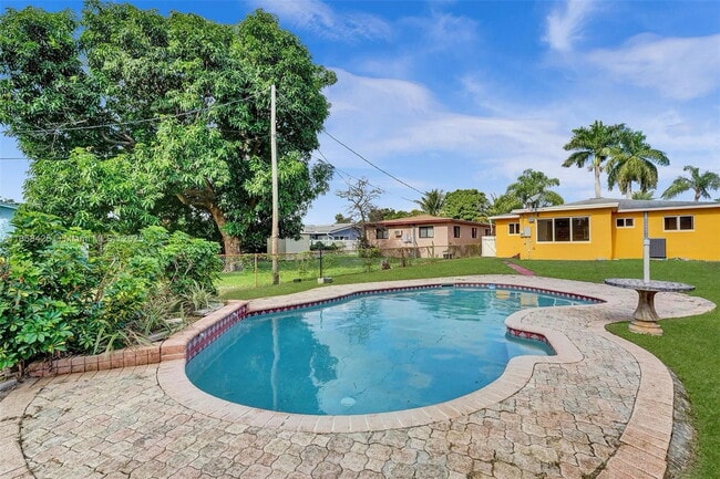 2906 Madison St in Hollywood, FL - Building Photo - Building Photo