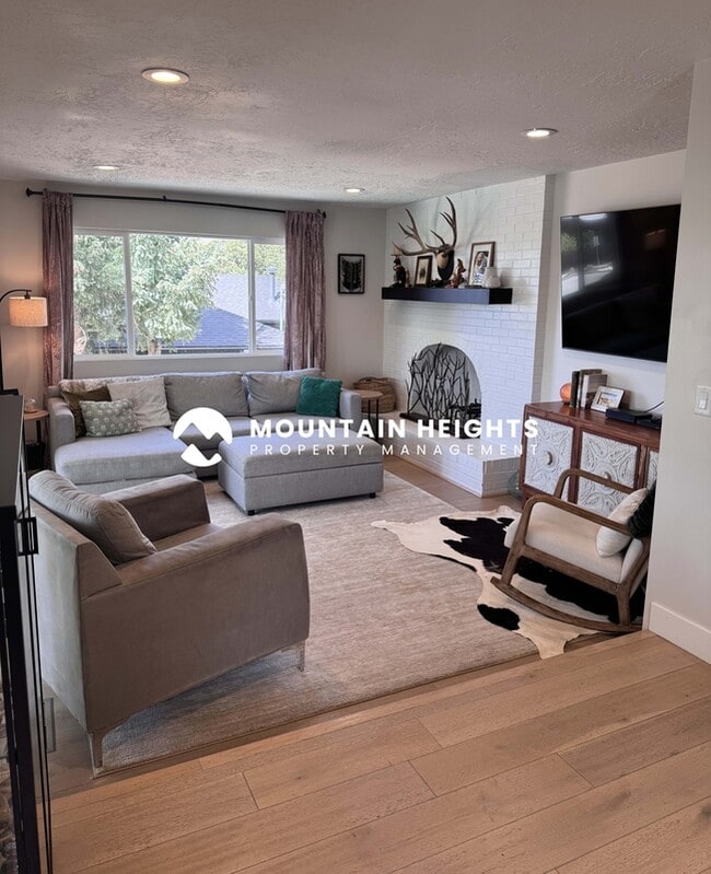 property at 8589 Kings Hill Dr