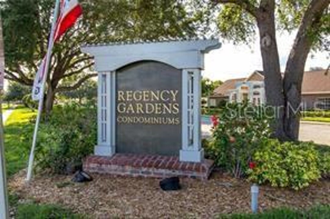 4301 Lizshire Ln in Orlando, FL - Building Photo