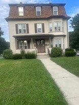 37 Oak St, Unit Apt # 2 in Uxbridge, MA - Building Photo