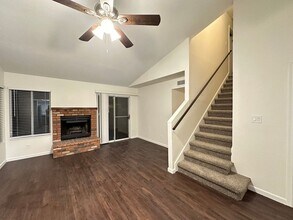 3557 E Montreal Pl in Phoenix, AZ - Foto de edificio - Building Photo