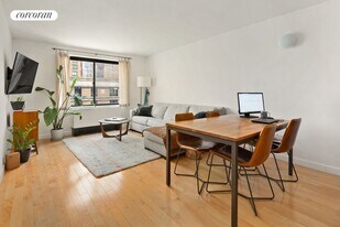 300 Rector Pl in New York, NY - Building Photo