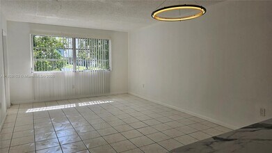 20200 NE 29th Ct in Miami, FL - Building Photo - Building Photo