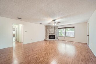 1415 Lance Way in Austin, TX - Building Photo - Building Photo