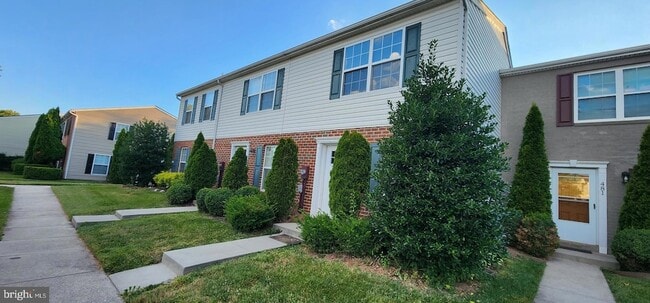 483 Arwell Ct in Frederick, MD - Foto de edificio - Building Photo