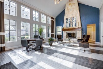 The Quarry Townhomes in San Antonio, TX - Foto de edificio - Building Photo