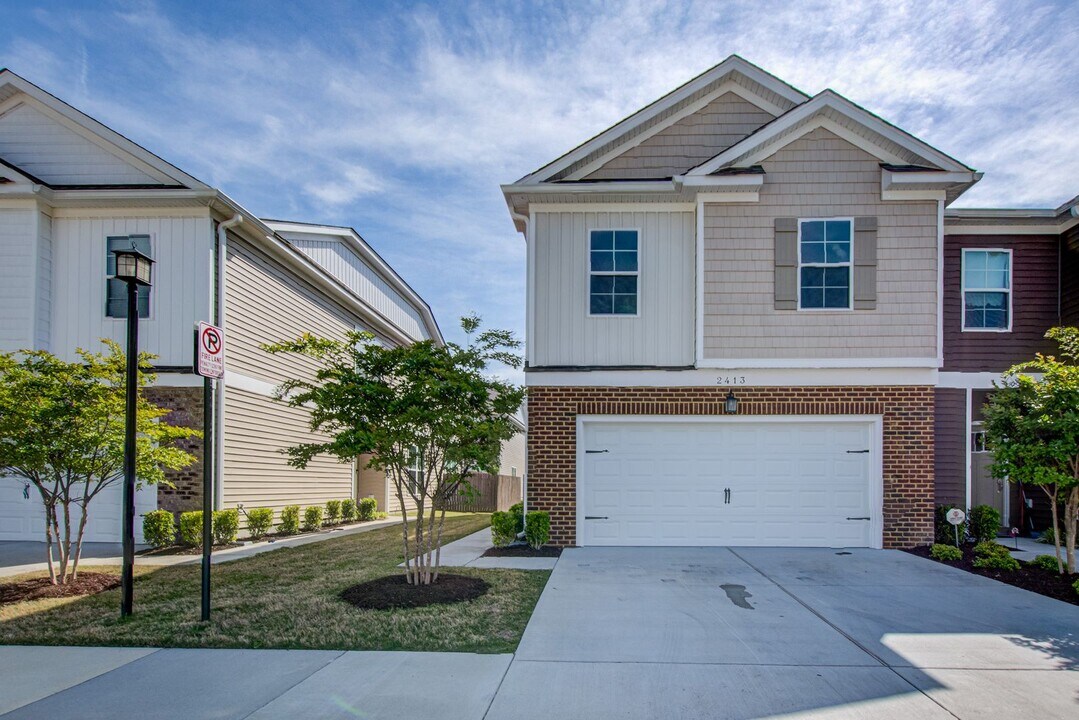 2413 Trafton Pl in Chesapeake, VA - Building Photo
