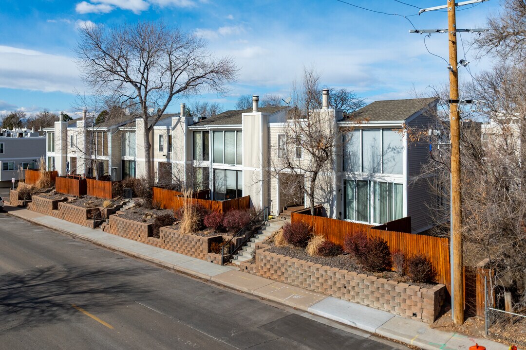 One Thousand South Monaco in Denver, CO - Building Photo