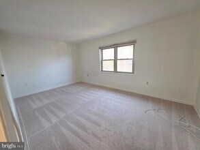 5913 Mayflower Ct in Alexandria, VA - Building Photo - Building Photo