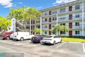 1301 SW 134th Way in Pembroke Pines, FL - Building Photo - Building Photo