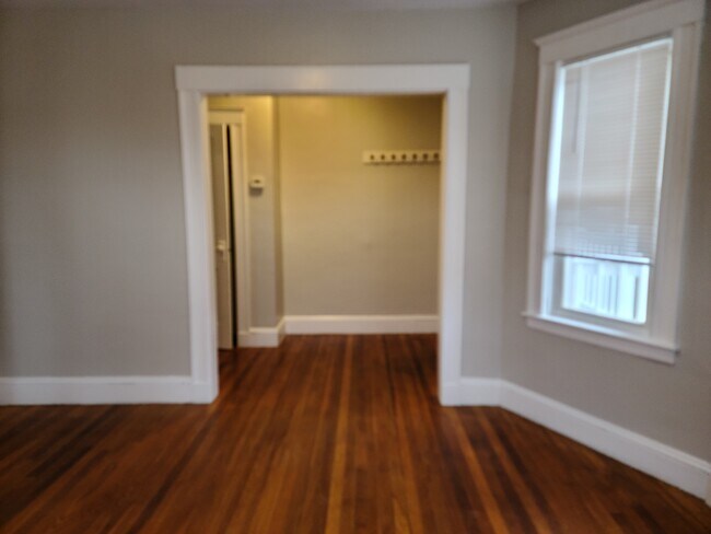 8 Woodside Ave, Unit 1