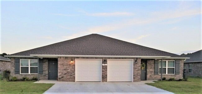 StoneRidge Duplexes of Siloam Springs in Siloam Springs, AR - Foto de edificio - Building Photo