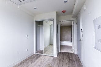 7410 S Avalon Blvd in Los Angeles, CA - Building Photo - Building Photo