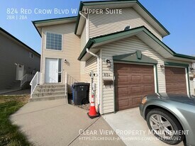 824 Red Crow Blvd W in Lethbridge, AB - Building Photo