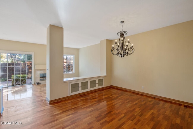 5608 Roundtree Pl in Westlake Village, CA - Building Photo - Building Photo