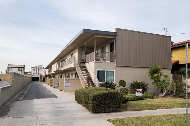 15215 S Budlong Ave in Gardena, CA - Foto de edificio - Building Photo